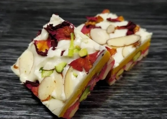 Picture of Rose Dryfruit Choco Delight